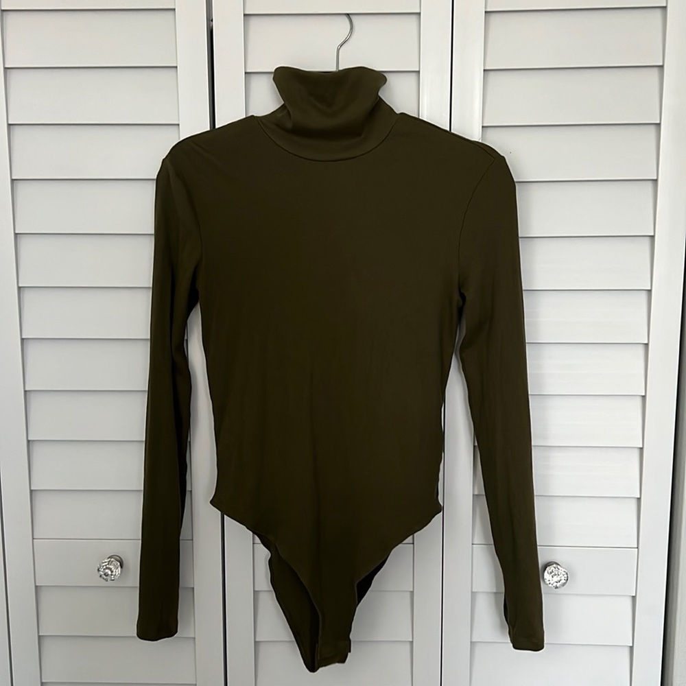 H&M turtleneck long-sleeve Bodysuit